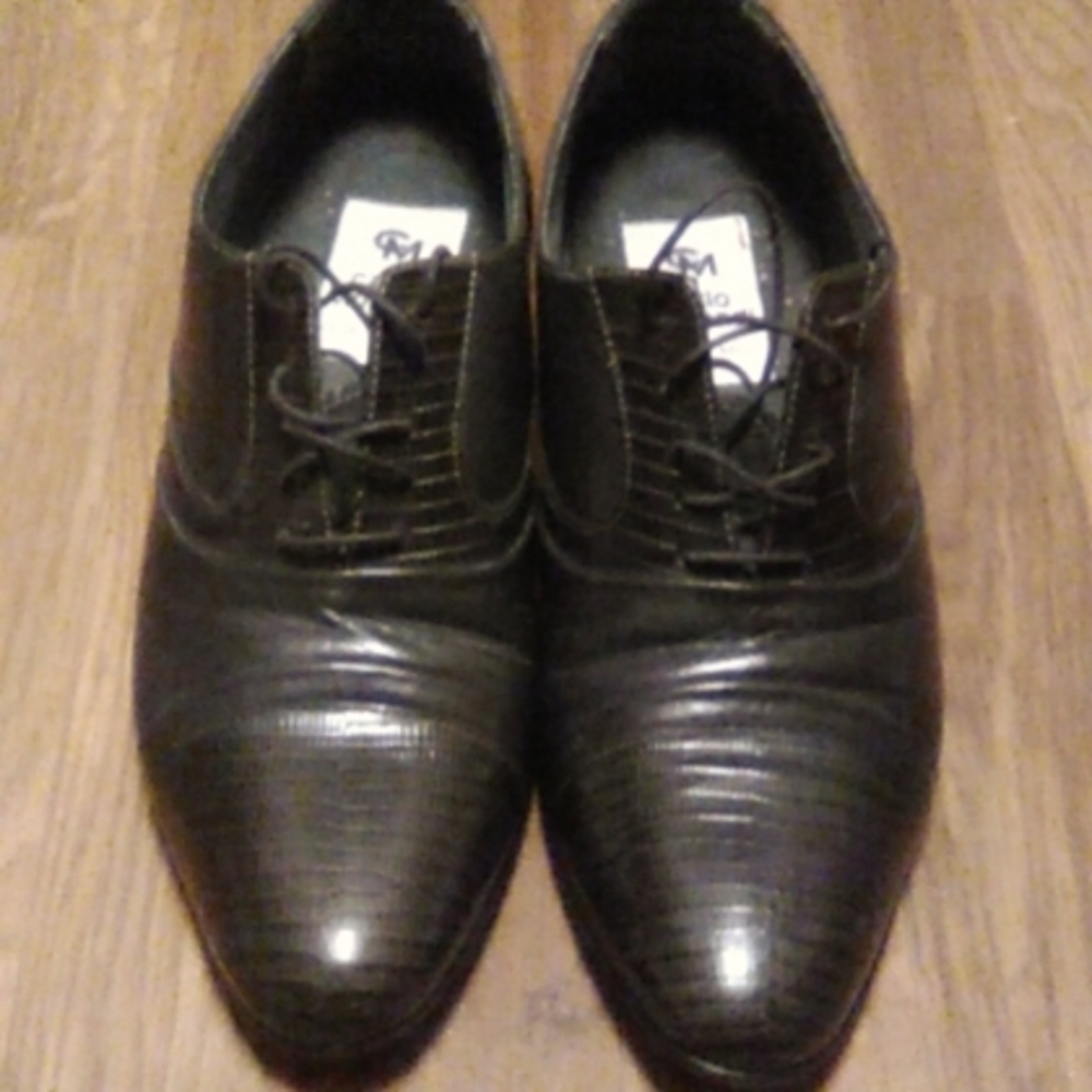 Carlos Morandi dressing shoes